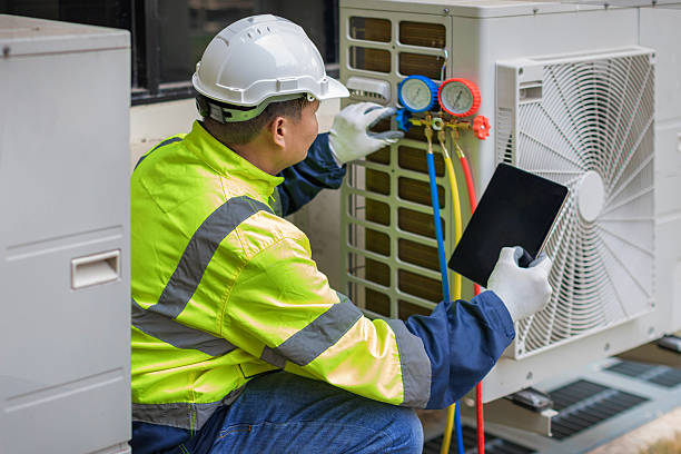 Professional Ac Installation technician working in Garfield, TX